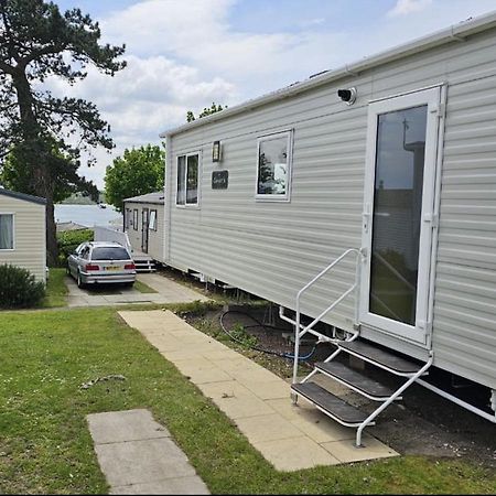 46 Pine Ridge Ξενοδοχείο Poole Εξωτερικό φωτογραφία